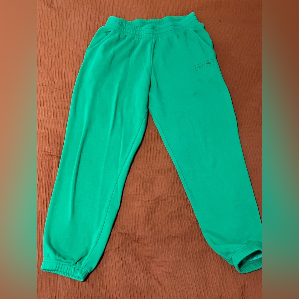 Pantone woman’s sweats size M